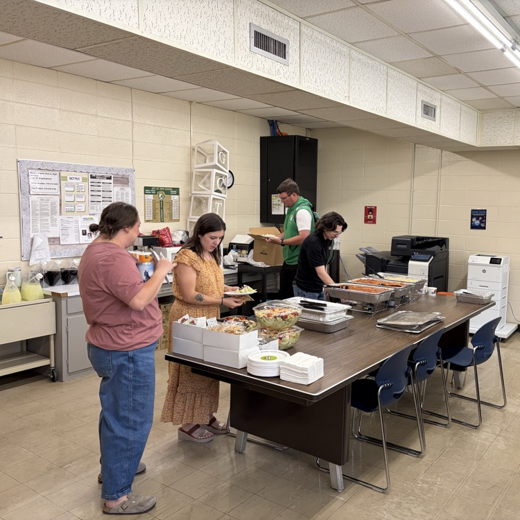 gctjrhigh's tweet photo. Thank you to Fabco for providing Fazoli’s lunch for our GCTJHS staff on Monday! It was greatly appreciated. Great Day To Be A Jr Eagle! 🦅 https://t.co/vTNlg6j5xi