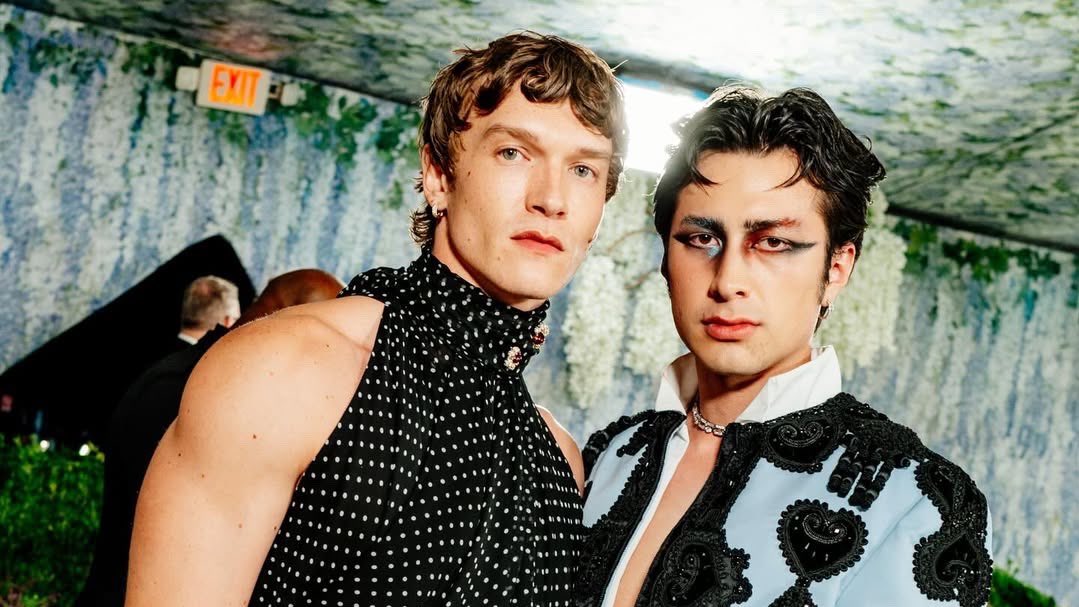 hollznov's tweet photo. hudcon, met gala. https://t.co/qVw7iUDqbY