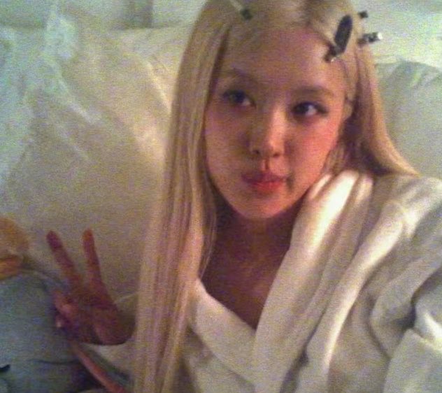 rosé pics tweet media