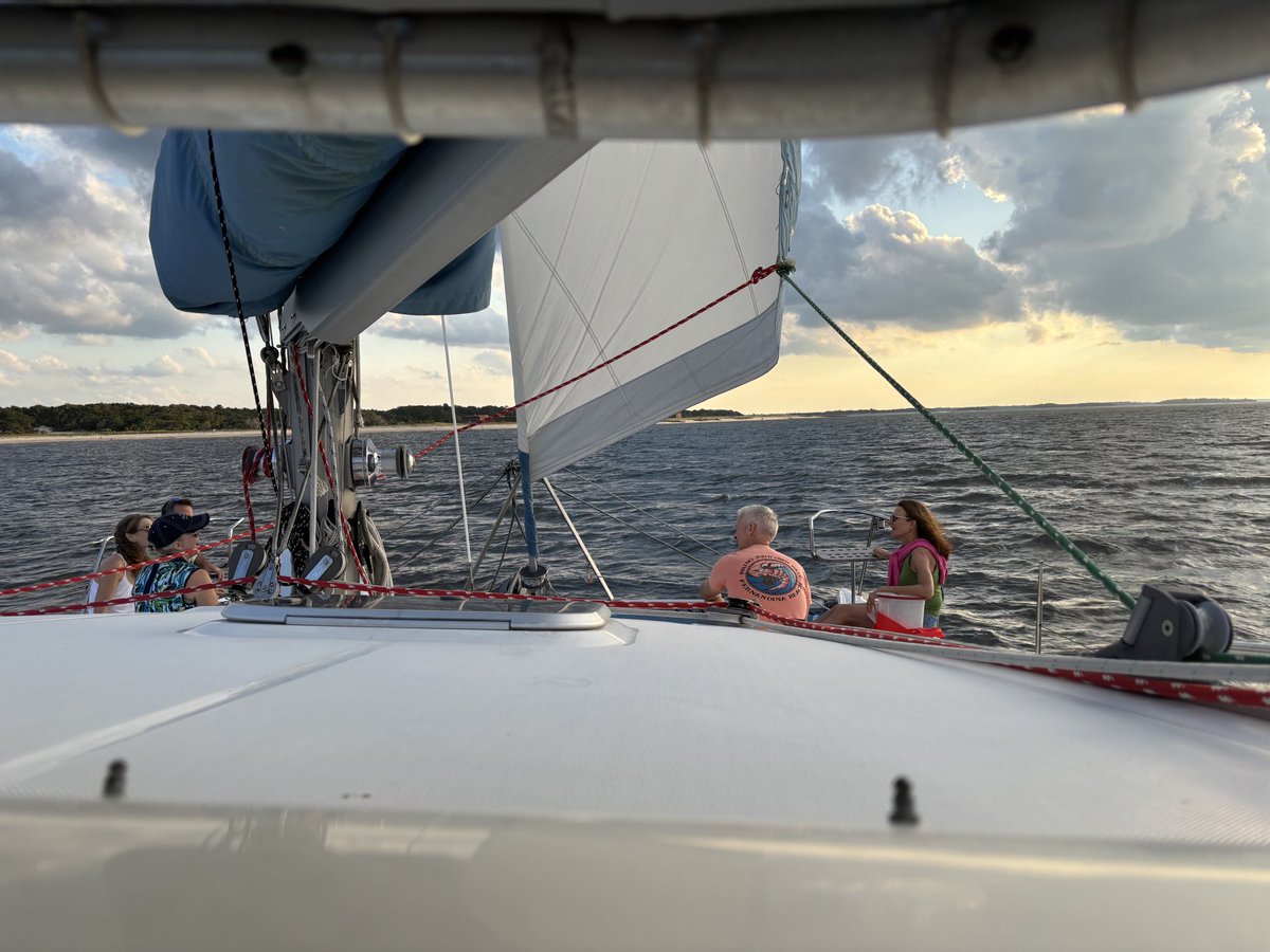 LifeByThe8each's tweet photo. Sometimes, life doesn’t suck.  #beachlife https://t.co/E1wxSu8sQB