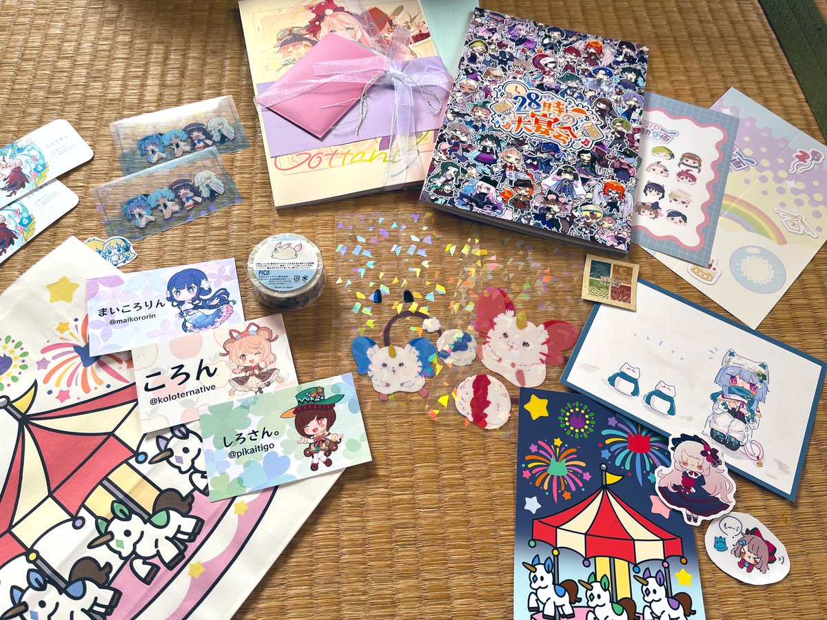 prpr_parariraaa's tweet photo. 戦利品です！！
並べ方のセンス無！！
お菓子もありがとうございました！！！楽しかった〜🥳 https://t.co/m0XuIHRxMv