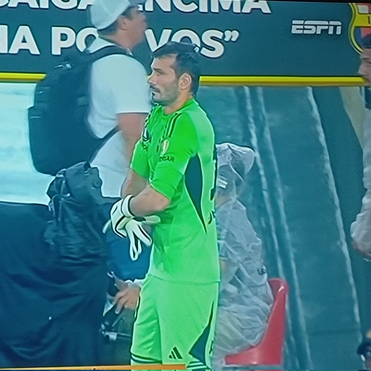 Cómo que
Cómo que javi garcia ya no usa pantalón largo
