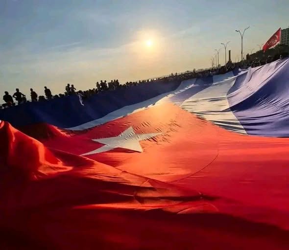 cubacooperaven's tweet photo. ¡Orgullo nacional! 🇨🇺 Un día como hoy en 1899 se publicó "Mi bandera" de Bonifacio Byrne. Versos que son juramento de soberanía y dignidad. Dondequiera que esté un colaborador cubano, allí ondea con honor nuestra estrella solitaria. ⭐🚩
#CubaVive #MiBandera #BonifacioByrne https://t.co/R1xJlDCXyV
