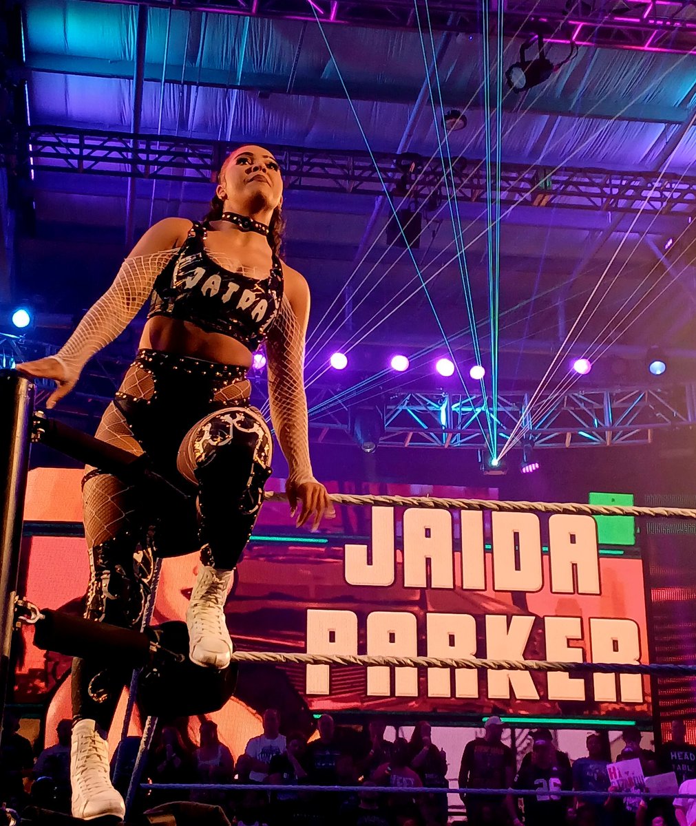 AJ tweet media