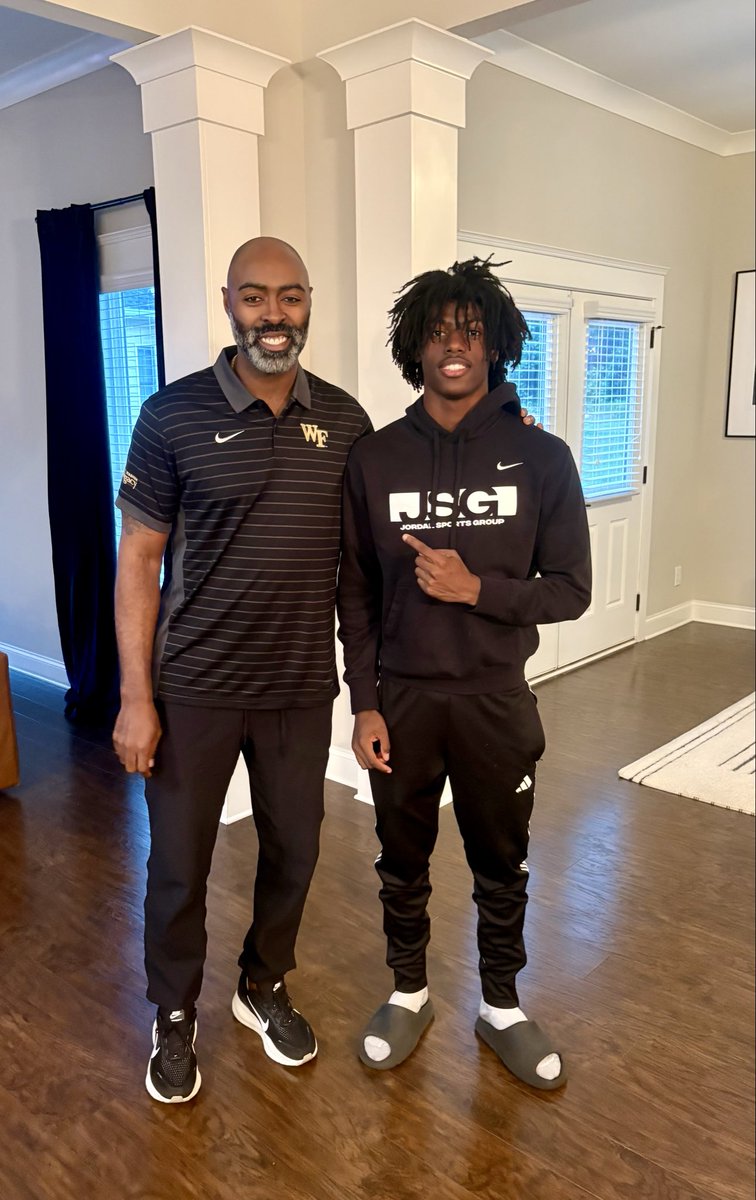 rileedrew_'s tweet photo. Thank you @Co_Jackson21 for coming to check me and my family out. Looking forward to my OV‼️Go Deacs! 🎩🎩 @WakeFB @CoachDickert @ScottieHazelton @tbarragan5 https://t.co/bmCTq5W98p