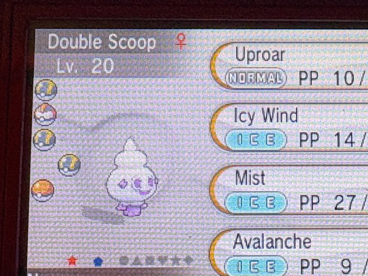 OmegaX5000's tweet image. And with Double Scoop, my third #shiny Vanillite, I've completed the line! It was even off-screen when the horde battle started, so I was extra surprised when this #shinypokemon appeared! ...Now I want some ice cream.