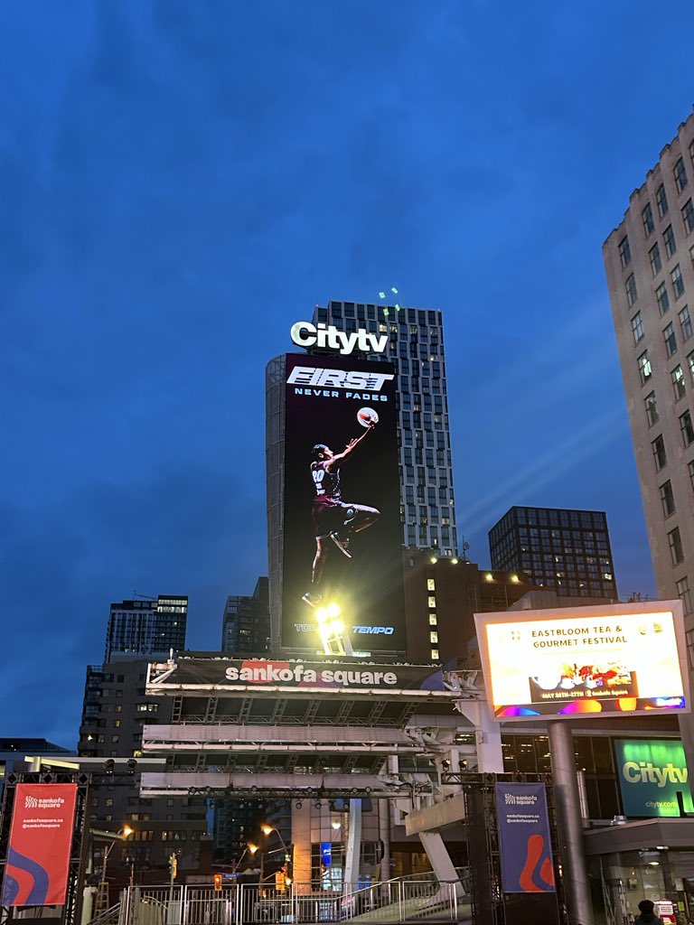 tempotruther's tweet photo. toronto tempo billboard! https://t.co/UisyAVkBGn