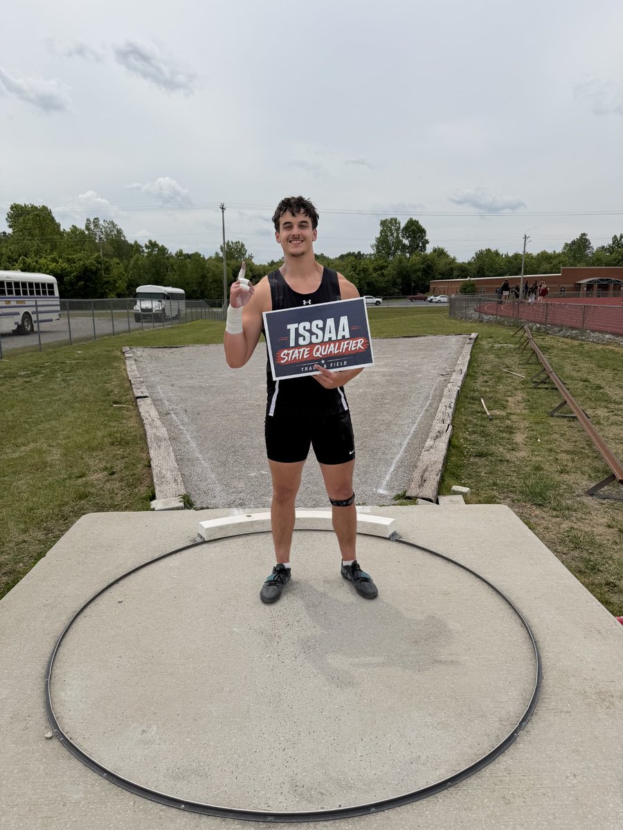 MidTenTrackclub's tweet photo. 54'10" shot and 160' in the discus for two 1st place finishes on to the Tennessee State Finals.. https://t.co/OLOCz92Btr