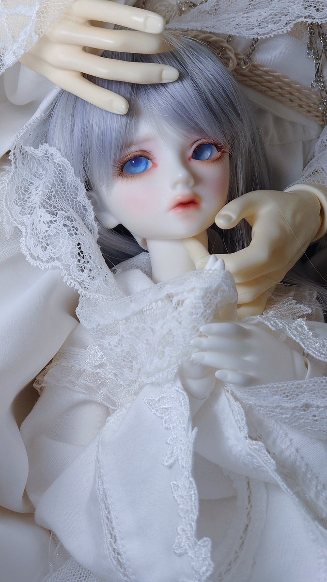 Doll_Hositogi's tweet photo. せっかくなので撮り下ろしてきましたあ、 #おはドル✨
👆🏻タグ
素敵に撮れたので、タグの創設主さんの意向的には儚月がいちばん天使さんぽいかしら໒꒱☁☁
儚月ピンショット
顥月くんにモチモチよちよちされていますね。
連休最終日っ!みなさん楽しんでくださいっ( ᎔˘꒳˘᎔)
#LITTLE_MONICA https://t.co/OieYpZEh0r