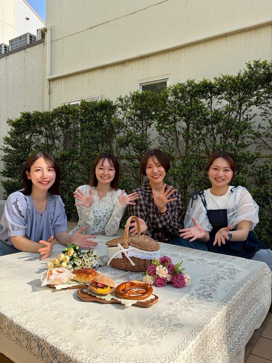 sara_kaizen's tweet photo. 「ラジオがきこえるパンマルシェ」🍞🥖
ありがとうございました！！

中継に挑戦させていただきました。
とても緊張していましたが、みなさまの温かいリアクションに救われました🥲ありがとうございました！

 #パンマルシェ  #ラジオがきこえるパンマルシェ  #エフエム群馬  #fm群馬  #群馬 https://t.co/WbtQ9WTphs