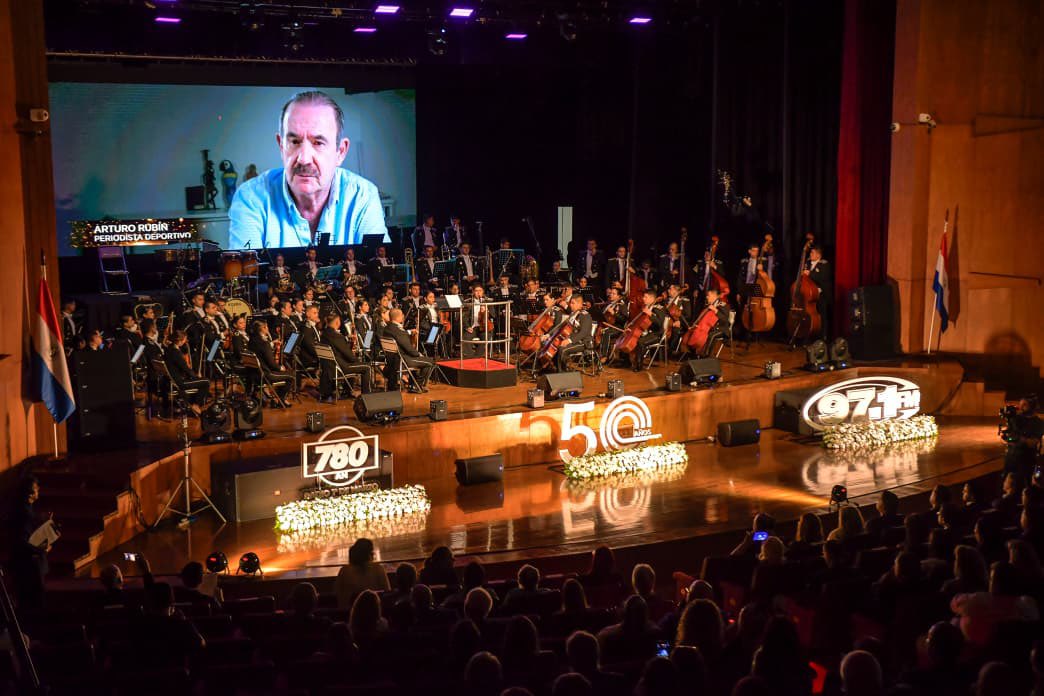 ¡Presente en la celebración del cincuentenario de la <a href="/780AM/">Radio 780 AM</a>! 🇵🇾

Mis felicitaciones a directivos, periodistas y a todo el equipo de las emisoras ZP70 Radio Primero de Marzo AM y ZPV70 Radio Latina FM, por estos 50 años de trayectoria informando a las familias paraguayas.

Un