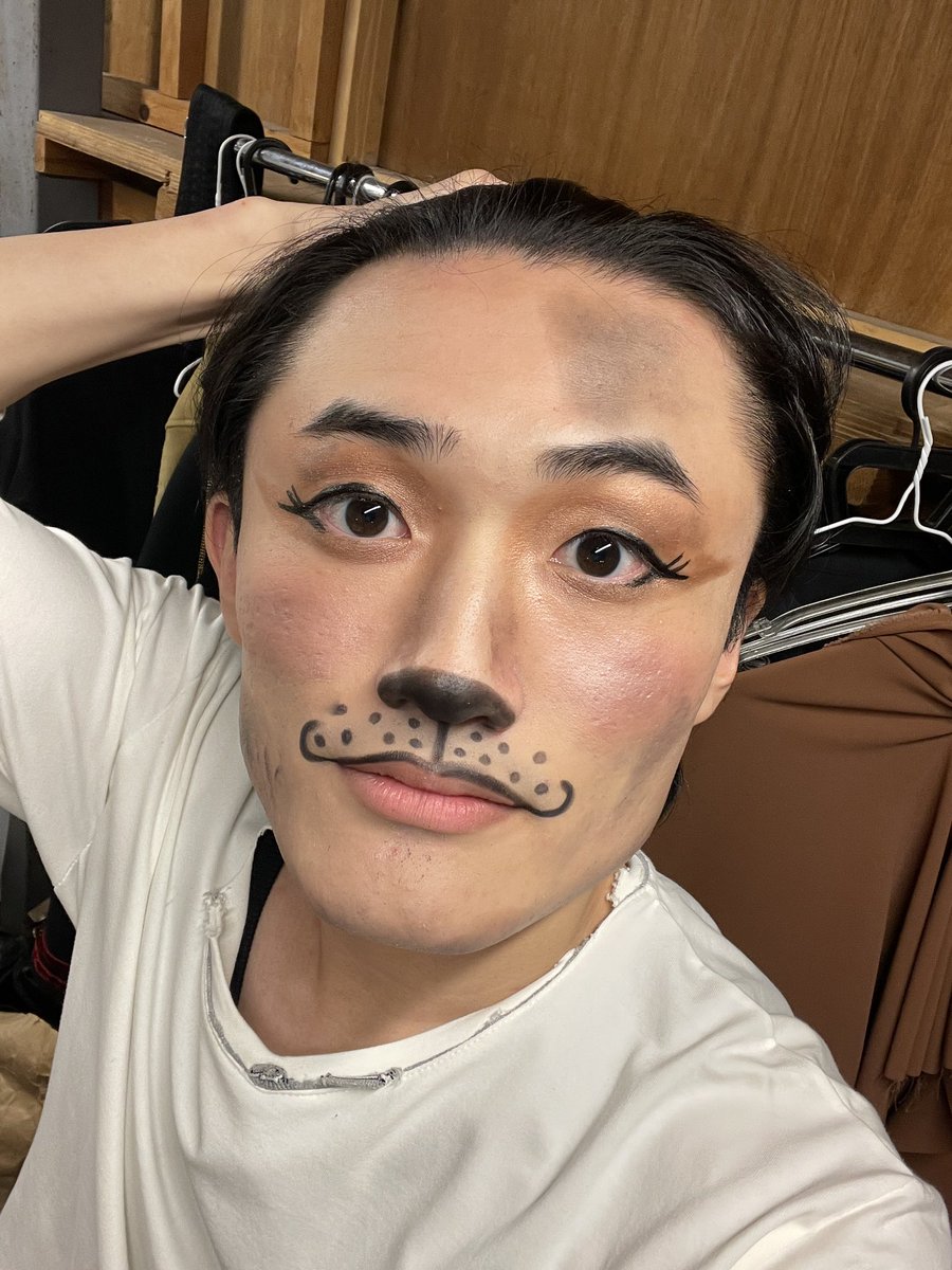 kazutaka_staff's tweet photo. 終演いたしました！
やったことないことだらけの公演で不安がいっぱいでしたが、最後は素敵な座組の皆様に囲まれて幸せいっぱいで公演を終えることができました。
多くの方にこの舞台を届けることができてよかったです！
ありがとうございました！！ https://t.co/HwKMczlBZn