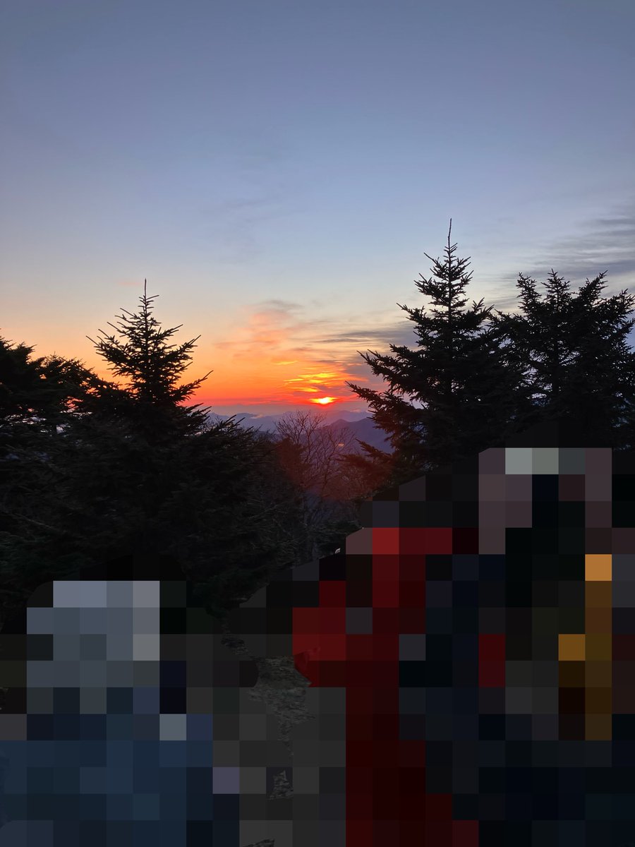 sato_ohoo's tweet photo. 前夜祭→登山→温泉
良いGWでした🕺🏻

会いたい人に会えなかったのだけが心残りだ🥲 https://t.co/PZkXvLSsqX