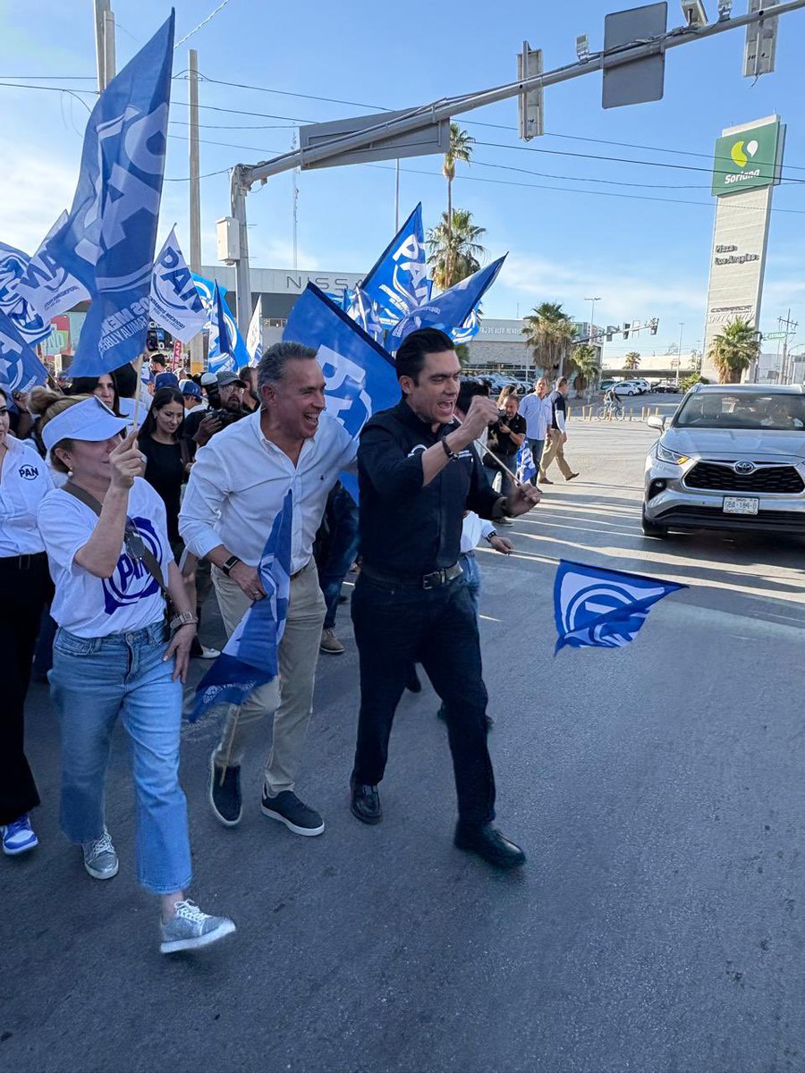 AnaBalderasMx's tweet photo. En Acción Nacional nos une el amor por México, la pasión por servir y el compromiso de construir un país sin distinciones.

Siempre en las calles, cercanos a la gente, trabajando con firmeza bajo nuestros principios: Patria, Libertad y Familia.

#CoahuilaGanaConElPAN https://t.co/zZu1GctFgJ