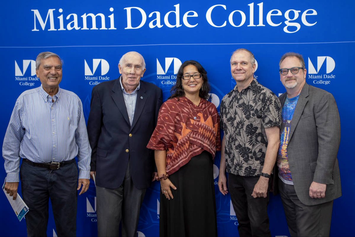 Miami Dade College tweet media