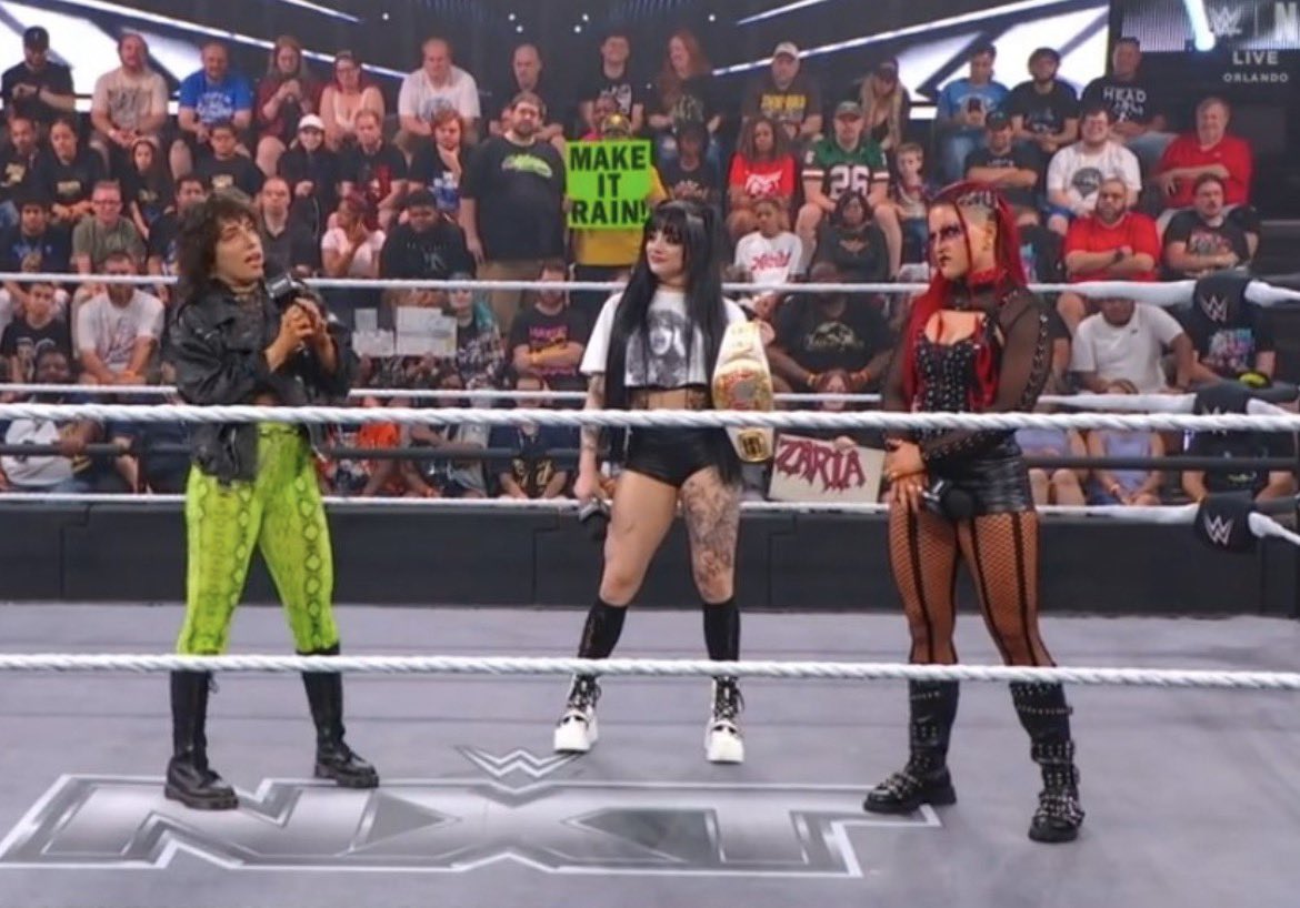 𝓢oph ☾𖤓 tweet media