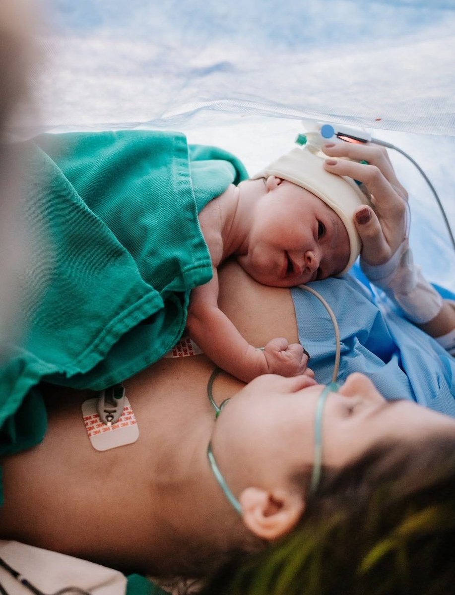ste_giiorno's tweet photo. tão feliz que a babe e a maethe ficaram noivas no mesmo ano e tiveram filhos com 1 mês de diferença, sou tão feliz em ver minhas favs sendo felizes 🥹💛 https://t.co/Ok5Pzt4UUN