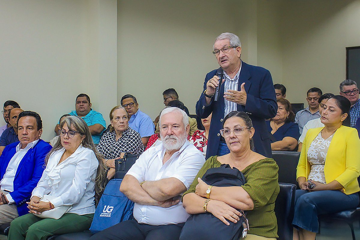 PacoRector's tweet photo. Compartimos un espacio con los docentes de la Facultad de Filosofía, Letras y Ciencias de la Educación, en el Complejo Norte, para comunicar directrices, escuchar sus inquietudes y seguir construyendo juntos el camino de nuestra universidad.

https://t.co/G8SBGcy0fx https://t.co/YuGa47e4TY