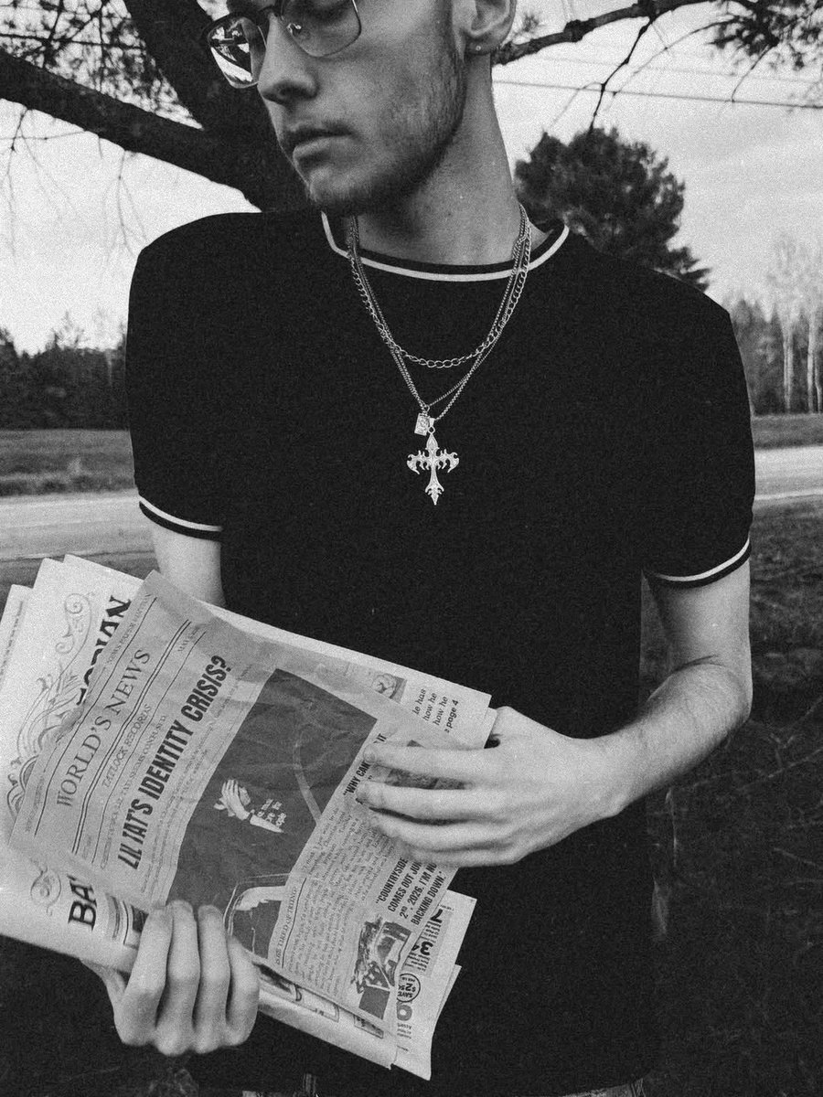 ChristianTat_'s tweet photo. Who even reads the news anymore anyways… 😒🗞️ https://t.co/wNOCS9F6Ai