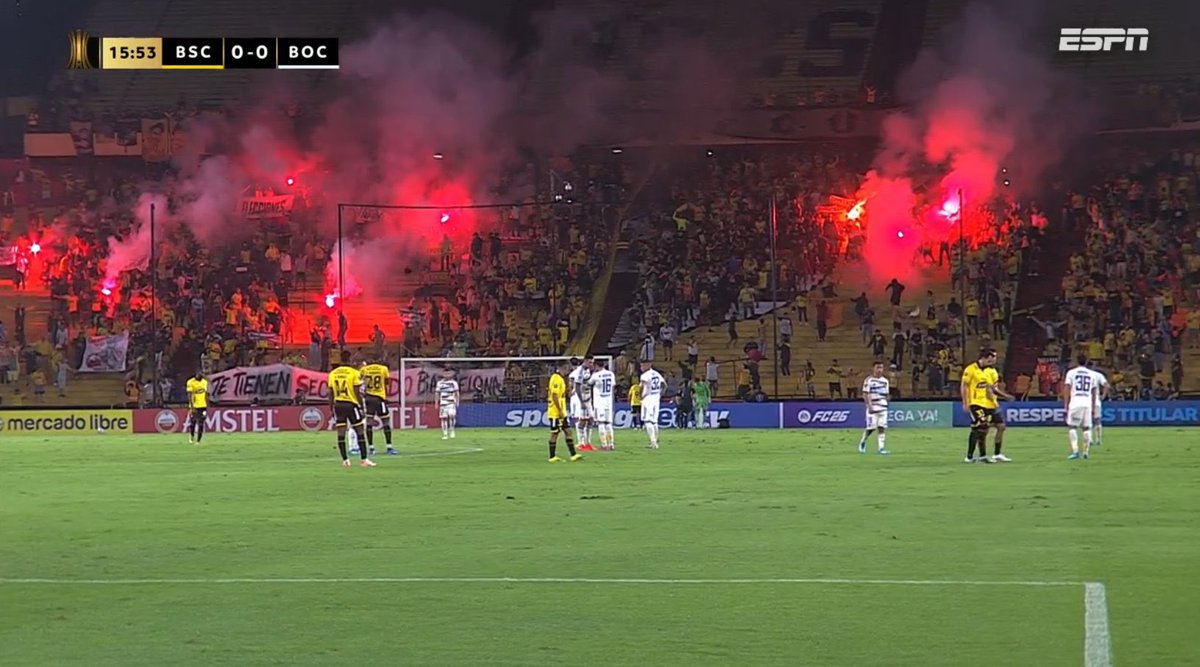 ShadowBsc_'s tweet image. Barcelona en Problemas ❌

Finaliza el primer tiempo y barcelona juega 10 vs 10 tras La Roja de Céliz, jugada en la que el árbitro le compra la jugada al Var

Paredes venía cayendo..

Deben a ver cambios ya si #bsc quiere pelear esos puntos

Sacar a byron y meter un medio de gol