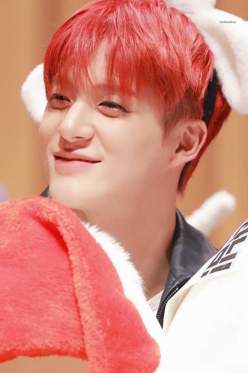 for the past 8 years, thank you for bringing more colors into my life, thank you for bringing so many amazing and lovely people into my life, i'm forever grateful for you. i love you always and forever my jeno <3