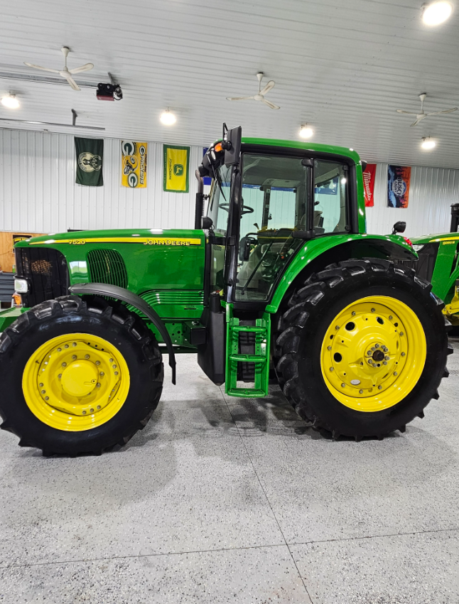 MachineryPete's tweet photo. For Sale By Owner in Chilton, WI - Just Listed...2004 JD 7520 w/ only 1385 hours, 1 owner, IVT, new tires all around, ceramic coated. Info + 10 more pics: https://t.co/aNMaZKPi1p https://t.co/fJNJS9SDBe
