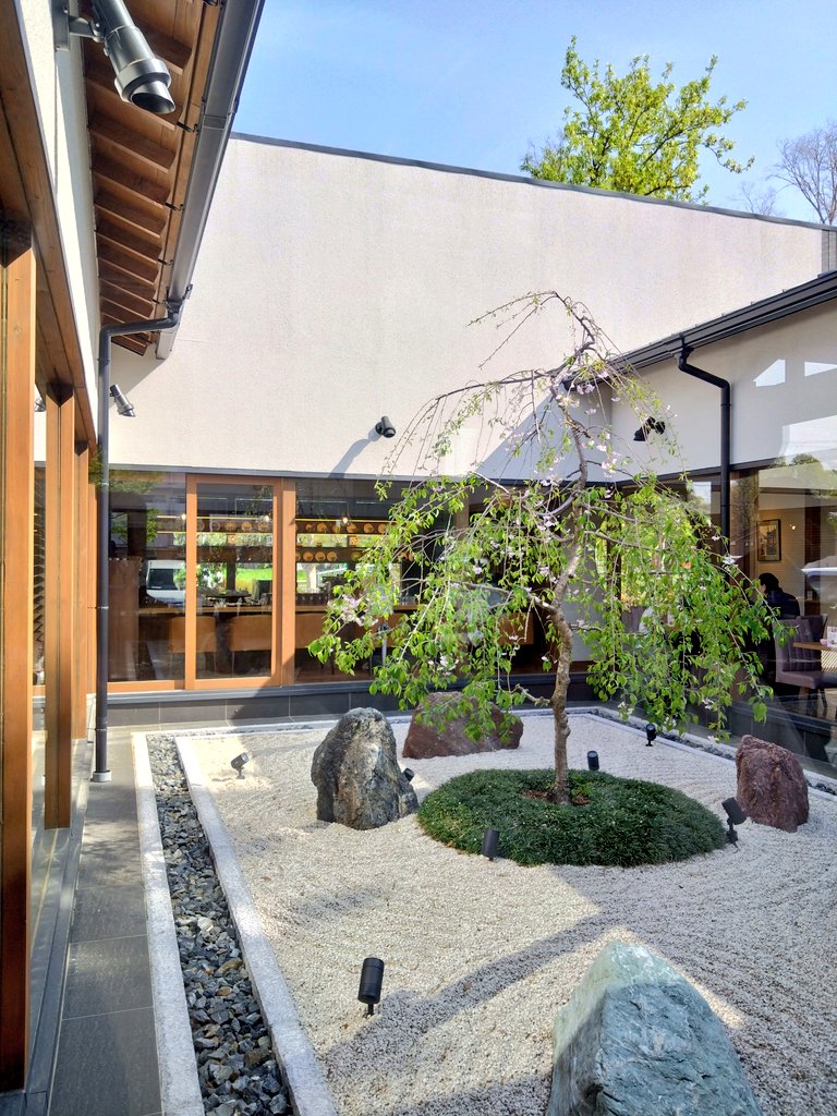 earl_4467's tweet photo. 公園の中にある喫茶店でモーニング https://t.co/LSiLux1EqD