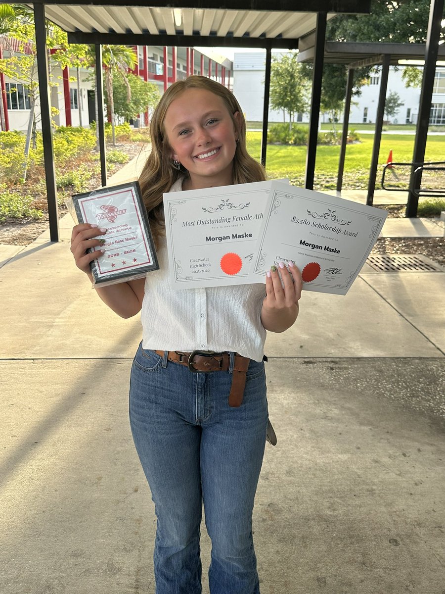 MorganMaske2026's tweet photo. I would like to thank my family, coaches, teammates, and supporters who drove me to be the best I can possibly be! I was awarded Most Outstanding Female Athlete of the year at @clearwaterhigh. I am extremely honored and will continue to keep pushing myself! @CLW_softball https://t.co/6R58toUphb