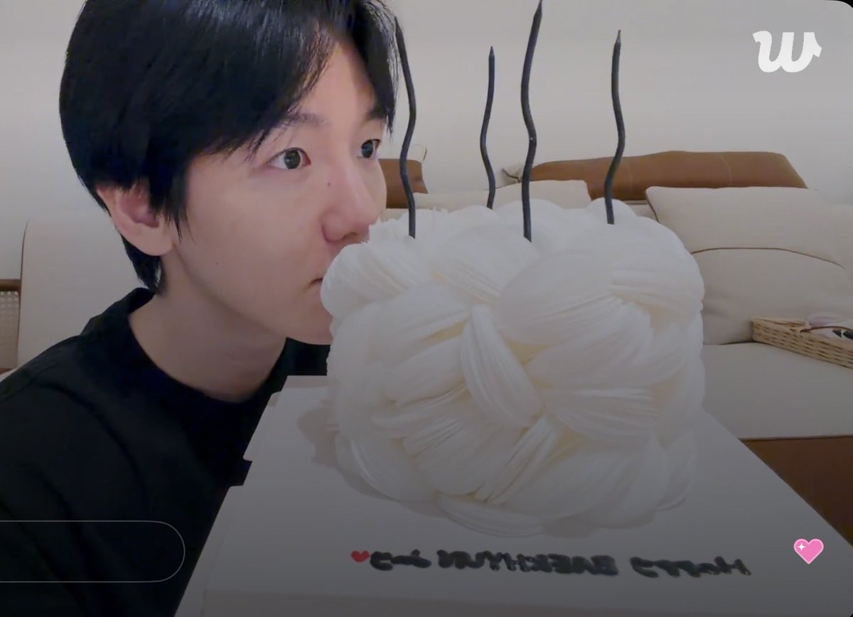 jbear9404's tweet photo. Happy Birthday Baekhyunnie! The one who made so many core memories for me with his US tour and Las Vegas show. Thank you for always making me smile with happiness @B_hundred_Hyun @BAEKHYUN_INB100 https://t.co/6k4cKIDlPR