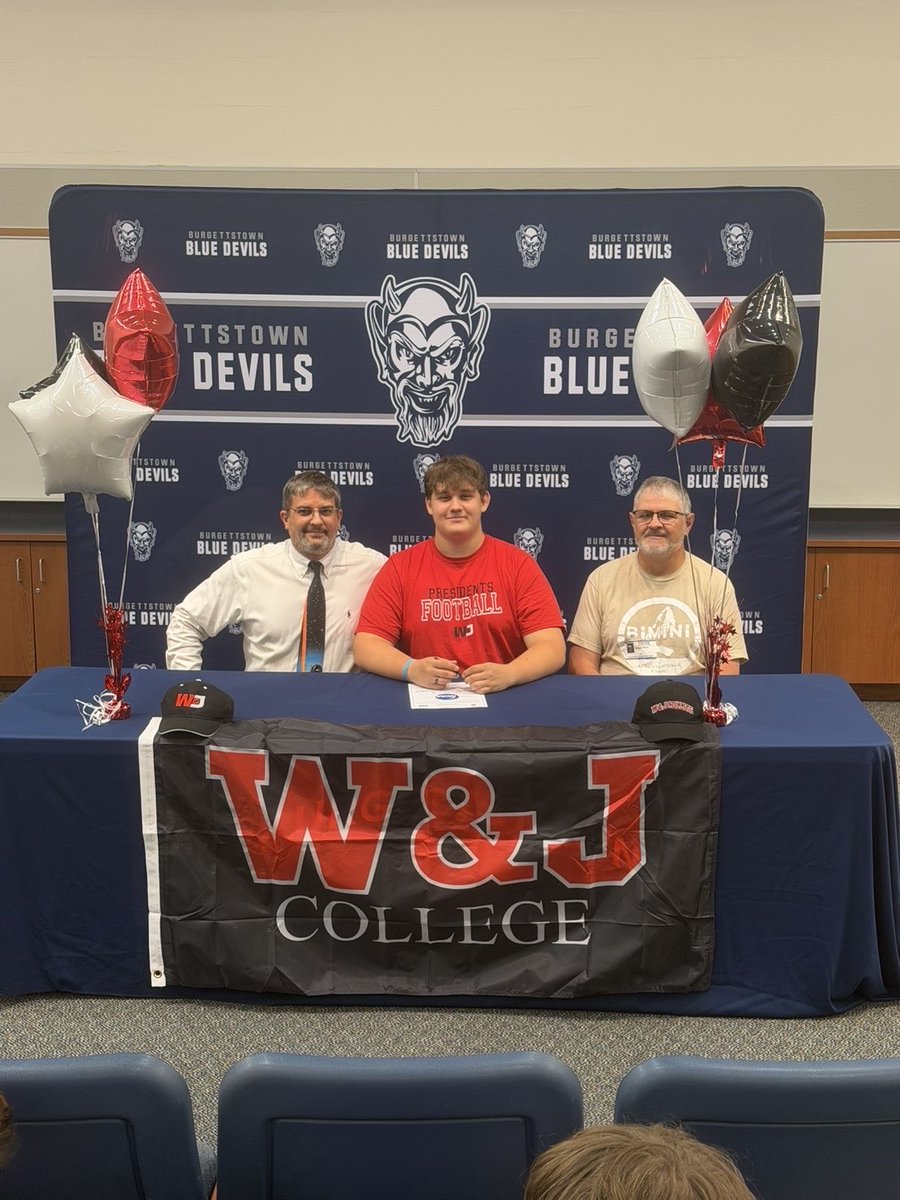 rdhans78's tweet photo. Pleased to announce my full commitment to Washington and Jefferson College ! @WJFootball #commited #classof2026 https://t.co/UP1xTM42bn