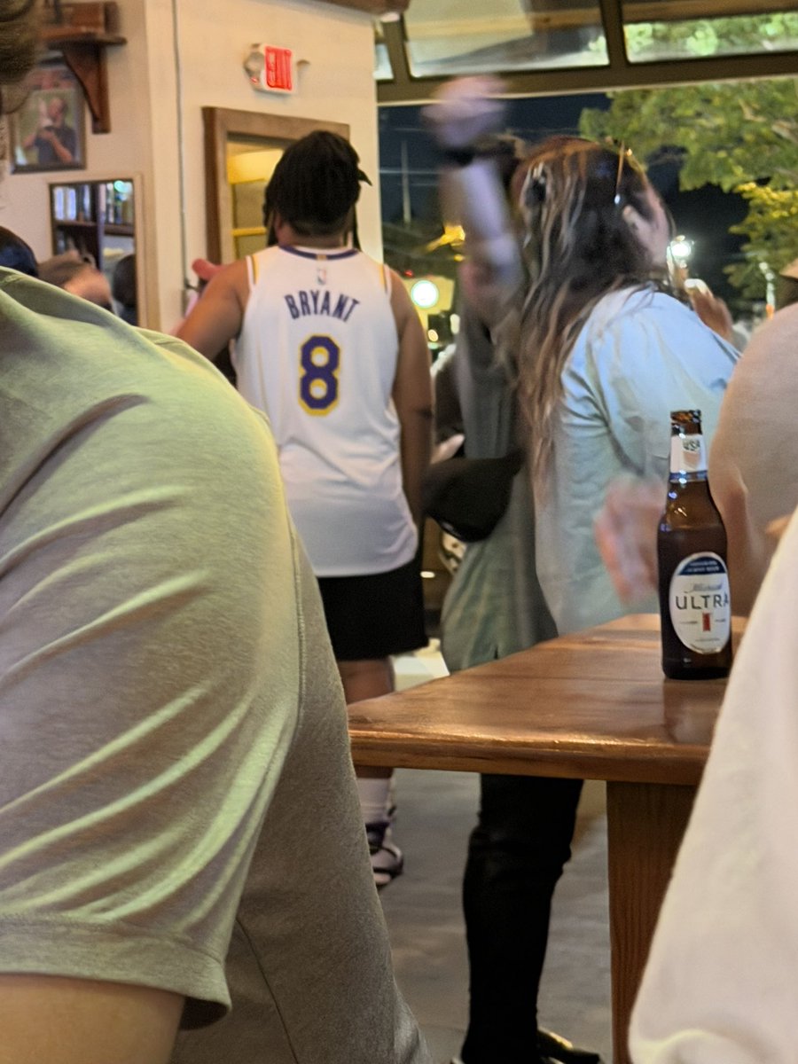 rasheeerice's tweet photo. HOLY SHIT KOBE IS ALIVE, AND HE IS IN CHARLOTTE, NORTH CAROLINA https://t.co/mh7z5dmu7m