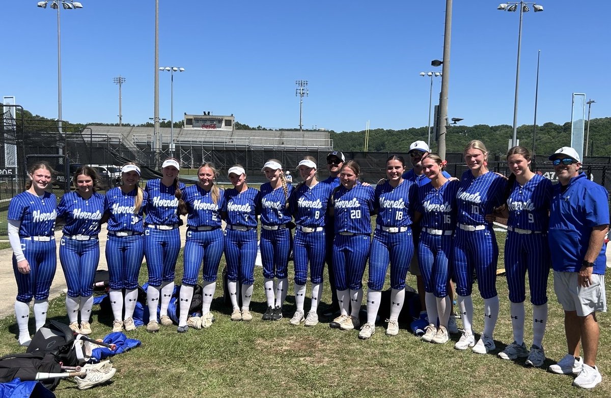 sadiesutton2029's tweet photo. Our season wrapped up with our area tournament and though we weren't able to advance, I had one of my best tournaments of the year. I'm really going to miss my school ball teammates, especially the seniors who are moving on! 💙

Here are a few stats from our last tourney. 

In the circle:
10 innings pitched
8 K's
2 BB
6 hits
0 Earned runs
BAA  .154
Whip .800

At the plate:
5/7
.714 Batting average
1 double

@chelsea_hsSB