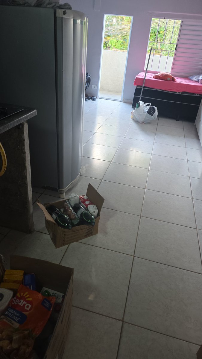 GabaritoYK's tweet photo. Mano que legal entrar no mundo adulto 20/10 holerite, conta, bb digital, carnê casas bahias 

(Foto do mes passado) https://t.co/WSt6m4sjKX