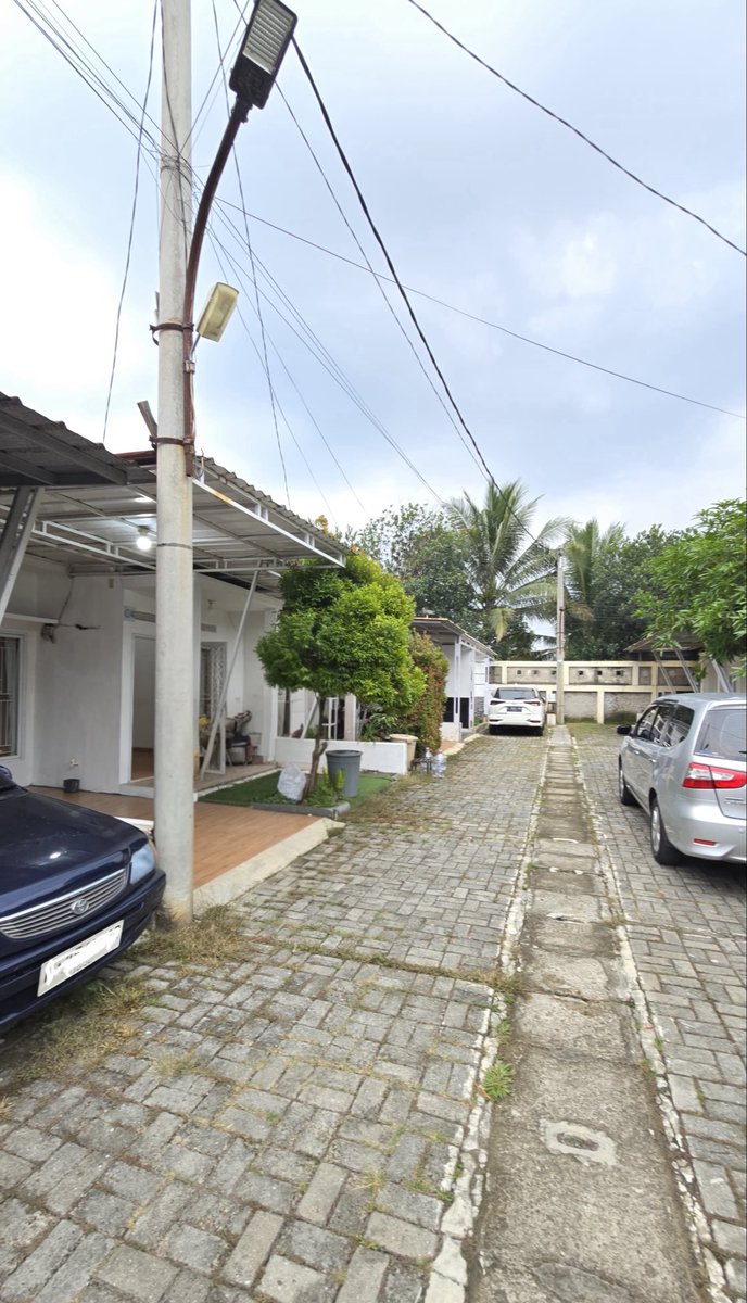 riscarrot's tweet photo. Rumah siap huni Griya Kartika Bojonggede, cluster aman. LT/LB 60/36, 2KT, carport canopy, listrik 2200W, air jernih, SHM. 5 menit ke Stasiun.
Cash 420jt (nego) / over kredit BSI: DP 200jt, cicilan flat 4,2jt, sisa 8 thn, lancar.
Minat? Chat/WA. https://t.co/1feAlYRF1h