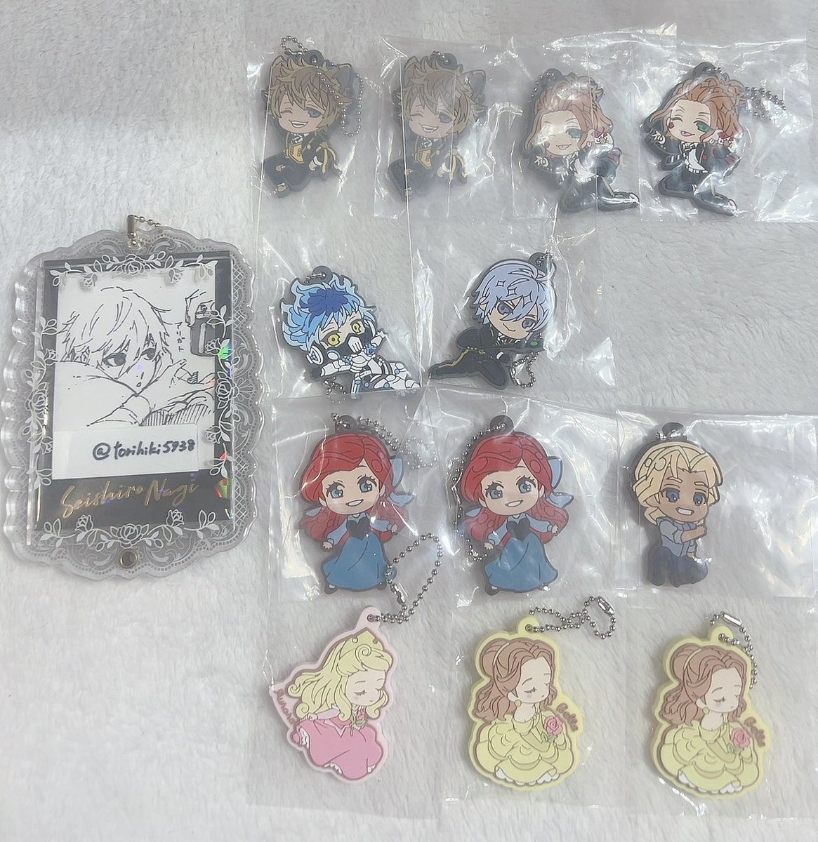 𝓡♡取引垢/発送不定期(最近通知不良)/グッズ整理中/他作品との異種