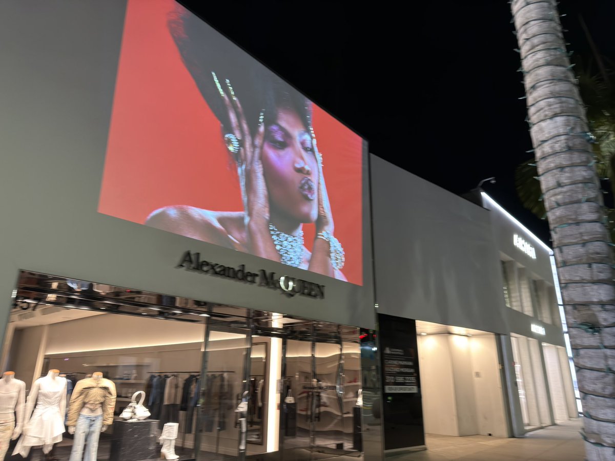 Pop Base tweet media