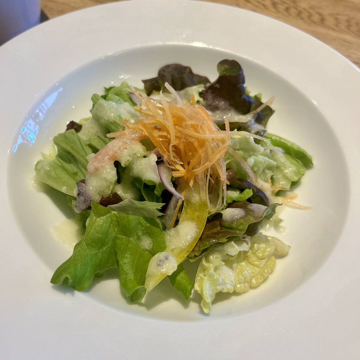 ren_jiyu2's tweet photo. トレトゥールメゾンアッシュ🍹
宮城県仙台市太白区

満足度高めの組み合わせ🍽️✨

粗挽きハンバーグは、肉感しっかりでジューシーな旨みが広がる一品。
生ハムとアボカドのガレットは、パリッと生地に塩気とまろやかさが合わさって相性抜群。

どっちも美味しくてしっかり満足でした😋 https://t.co/bunR1dG039