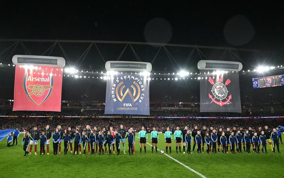 O mundial feminino foi um torneio feito pros times dos EUA e da Europa se divertirem, duelarem e mostrarem como são fortes. 

Ai o Corinthians derrotou o time dos EUA, e foi pra prorrogação com o campeão europeu kkkk sdds daqueles dia. 
Que vibe boa foi tudo aquilo.