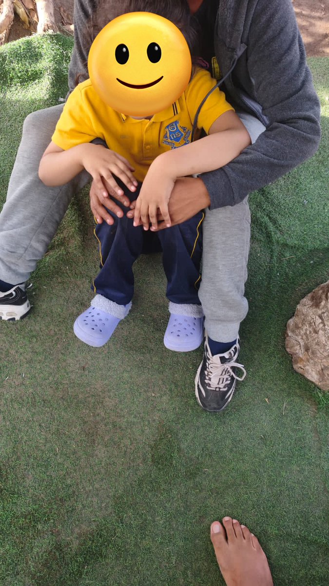 AySiComoNoh's tweet photo. #IQUIQUE Niña autista escapa del Golden North Collage y es encontrada en el sector sur de Cavancha, por un kinesiólogo especializado en autismo. Junto a otras personas contienen a la niña y llaman a Carabineros, quién indica q el procedimiento es llevarla al colegio e investigar. https://t.co/uwBy4otxOp