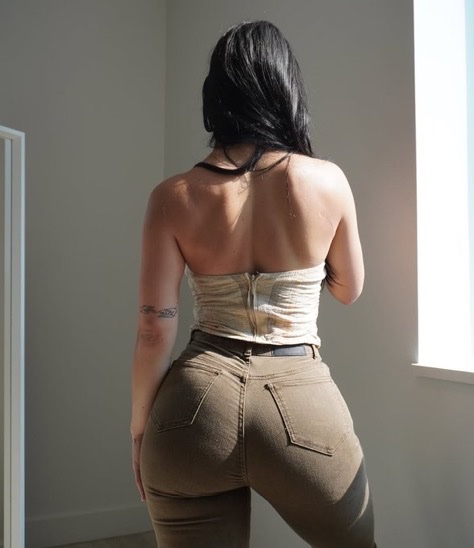 🍑 tweet media