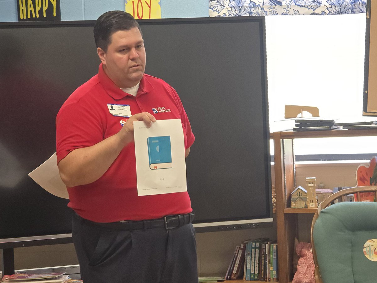 AlexanderEle900's tweet photo. 📣👀 Check It Out! 📰

Today, our Community Partner, ❤️First Horizon Bank led by Mr. Jonathan &amp; his team visited students to educate them on Financial Literacy📚 and how to Save.💲 📈🚀

Thank you for investing in our students! 💙🤍

 @JMCSchools @suptking @FirstHorizonBnk https://t.co/MkRdKj8btg
