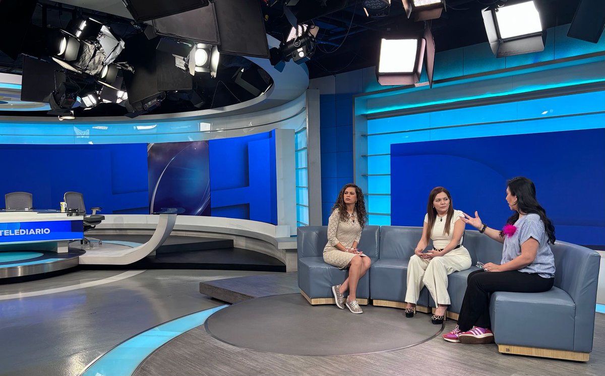 QuadrantMX's tweet photo. #ClientesQuadrant | Acompañamos a Alejandra Martínez, vocera de @computrabajo,  a @telediario  Matutino, conducido por @anayalanis14 y  @liliana_sosa, en donde compartió recomendaciones para emprender una búsqueda de empleo de manera segura.

#QuadrantMX #ContamosHistorias https://t.co/ErfTz0itIN