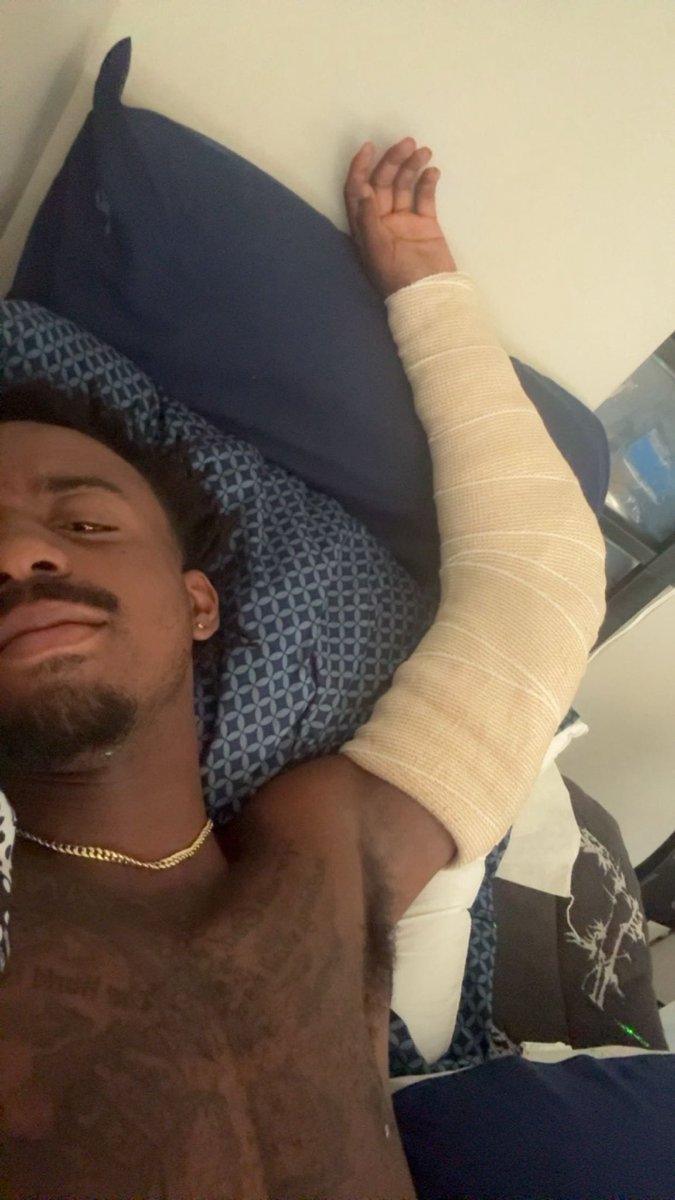 ron13davis's tweet photo. when you understand the game you don’t panic !! #recovery #tommyjohn https://t.co/TBHCvztxen