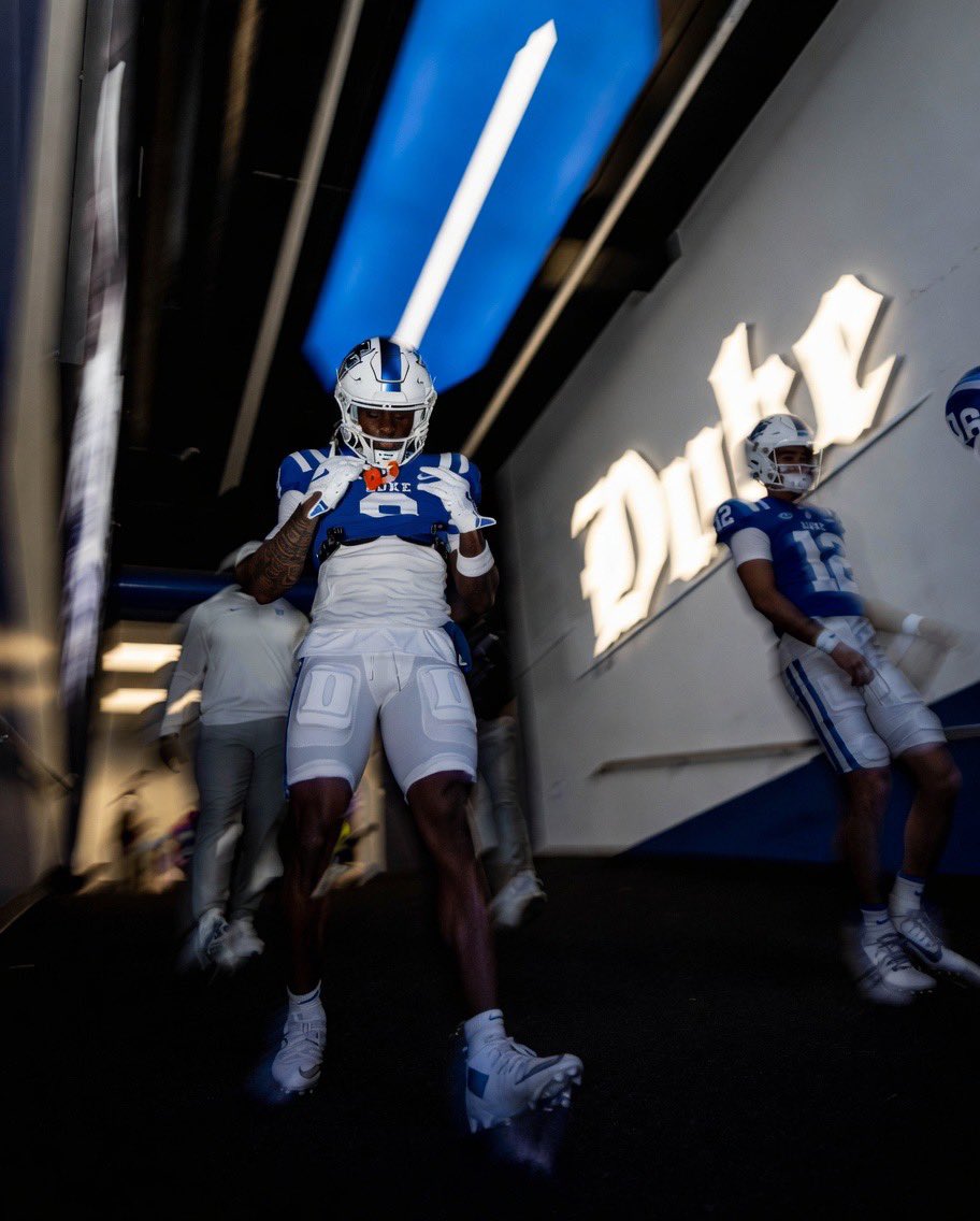 BajaniJones99's tweet photo. #AGTG I’m EXTREMELY BLESSED To Receive My First ACC Scholarship Offer From Duke University !!!

@GinfanteMT
@CoachHarris_33 
@DUFBRecruit
@DukeFOOTBALL 
@LanierFootball 
@LanierRecruits @RecruitGeorgia
@247Sports @247recruiting @theCoachLang @CoachTMaloof @coachmartin10
@on3 https://t.co/DhK8Gv7QM1