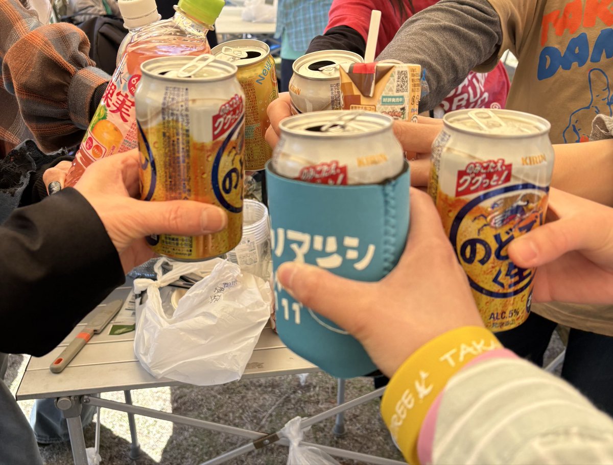 gurakara_kyu's tweet image. 音楽聴きながらBBQ楽しめるの最幸🍖🎶
この自由さと開放感が良い😆🙌
#TAKATSUKIACOUSTICJAMBOREE
#BBQ