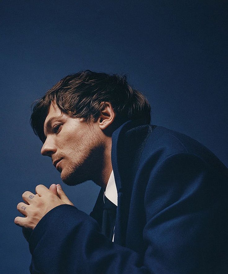 ptgirassol's tweet photo. 2 Life - Larry Stylinson 

Harry é um dos melhores alunos da faculdade, Louis é bolsista. Harry sempre some e Louis nunca sabe para onde. Quando Louis acidentalmente ouve uma conversa que não deveria, um acordo é feito e agora duas vidas precisam aprender a caminhar juntas. https://t.co/kBlVmVUB5j