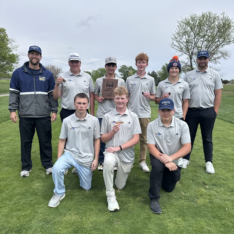ElmCreekBuffs's tweet photo. Big day for the Buffs golf team at the FKC Tournament! We shot our best team score for the season and placed 3rd while Thomas got 6th, Kole got 9th, and Micah got 14th! It was also the first time Junior High golfers could participate and Jameson Printz played well! https://t.co/T78vR9oAv9