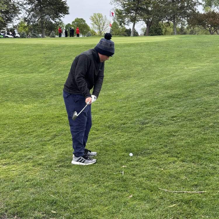 ElmCreekBuffs's tweet photo. Big day for the Buffs golf team at the FKC Tournament! We shot our best team score for the season and placed 3rd while Thomas got 6th, Kole got 9th, and Micah got 14th! It was also the first time Junior High golfers could participate and Jameson Printz played well! https://t.co/T78vR9oAv9
