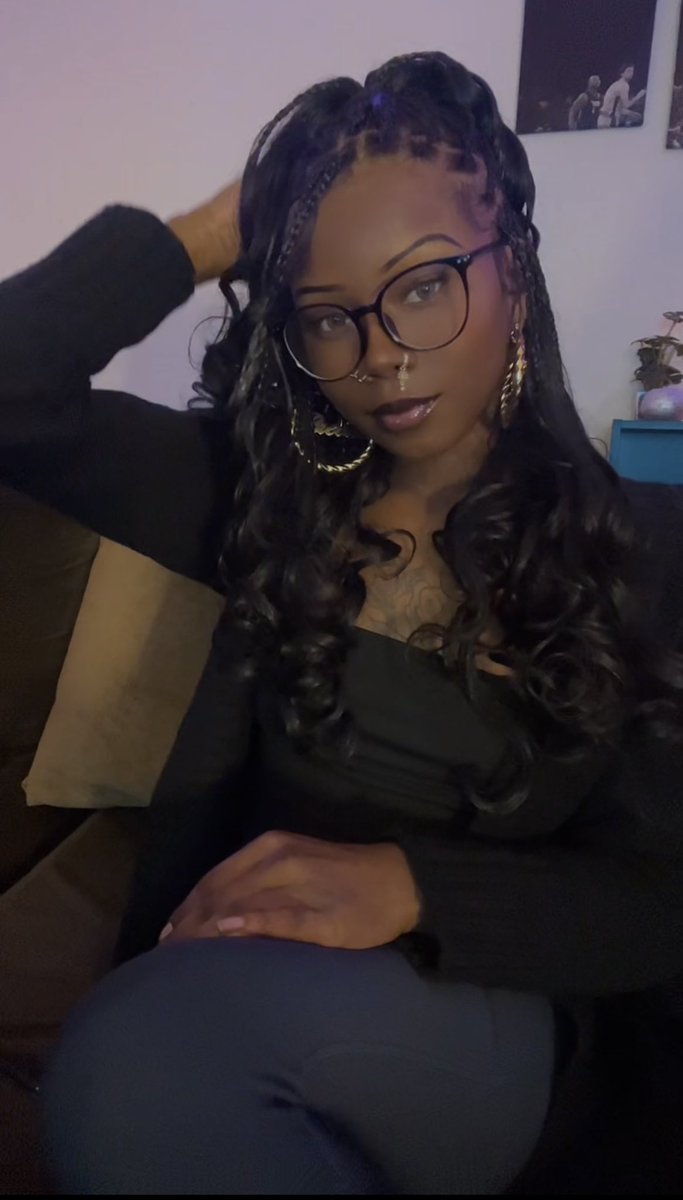 GBreeaaa's tweet photo. Missed Me ? Of Course You Did. 
😏

Findom • https://t.co/ygsCLHtBXt