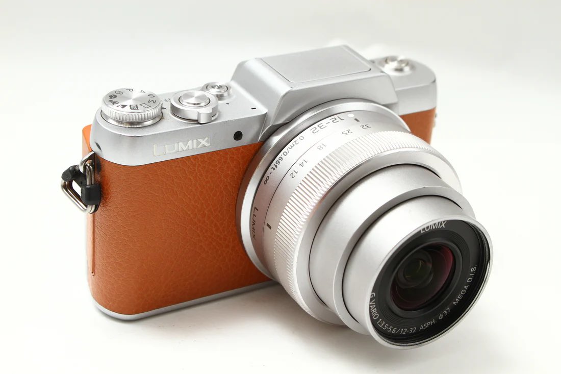 入荷情報】 Panasonic LUMIX DMC-GF7 ブラウン + 12-32 レンズキット